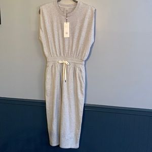 NWT Women’s size S light heather gray comfort dress with waist-tie and pockets